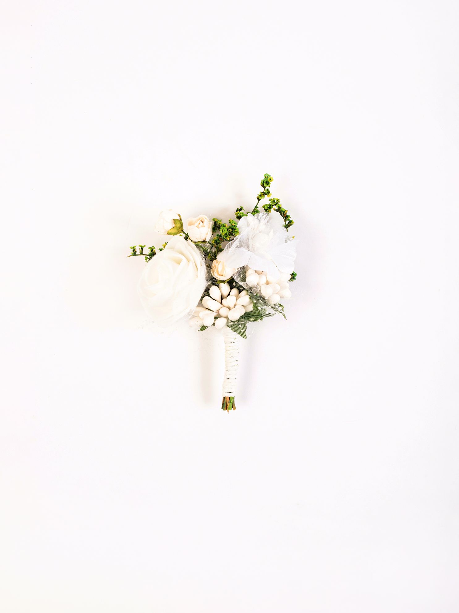 Karaca Erkek Yaka Çiçeği-Beyaz. ürün görseli